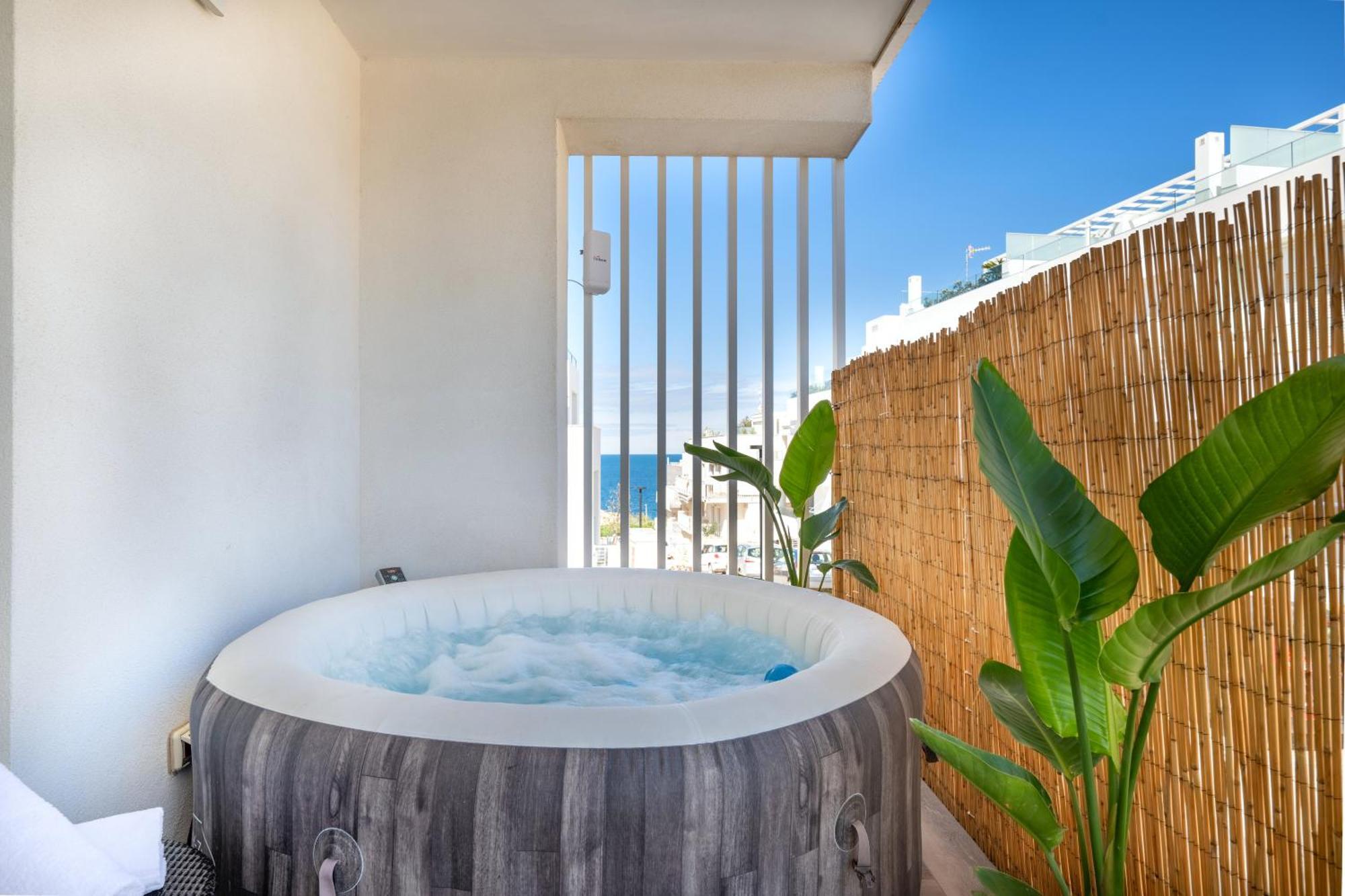 Exclusive Deluxe Apt Up To 6 People & Heated Tub 폴리나노 아마레 외부 사진
