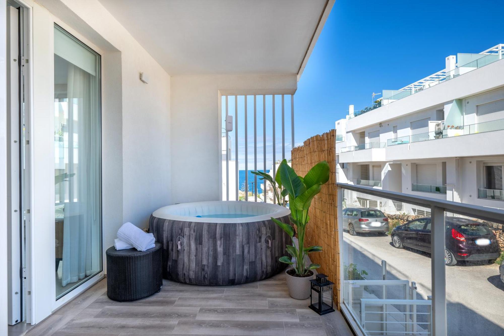 Exclusive Deluxe Apt Up To 6 People & Heated Tub 폴리나노 아마레 외부 사진