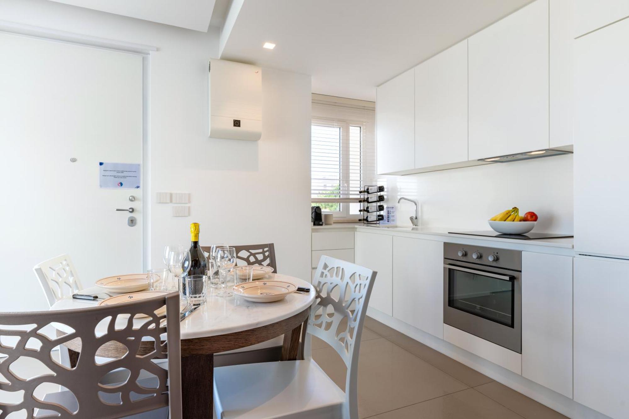 Exclusive Deluxe Apt Up To 6 People & Heated Tub 폴리나노 아마레 외부 사진