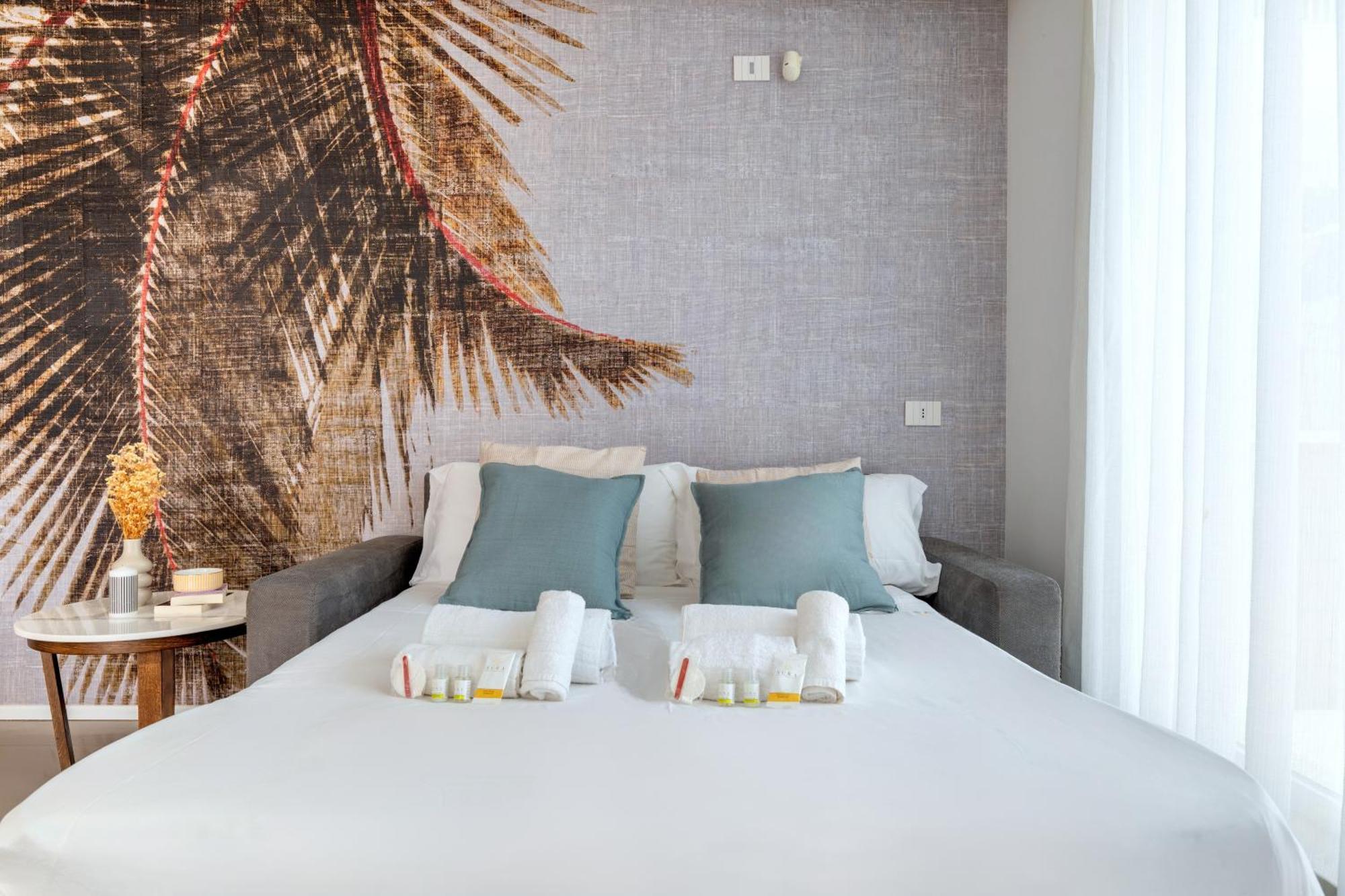 Exclusive Deluxe Apt Up To 6 People & Heated Tub 폴리나노 아마레 외부 사진